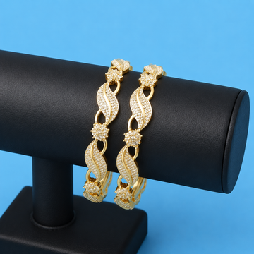 Elegant Gold Bracelet on delicate wrist